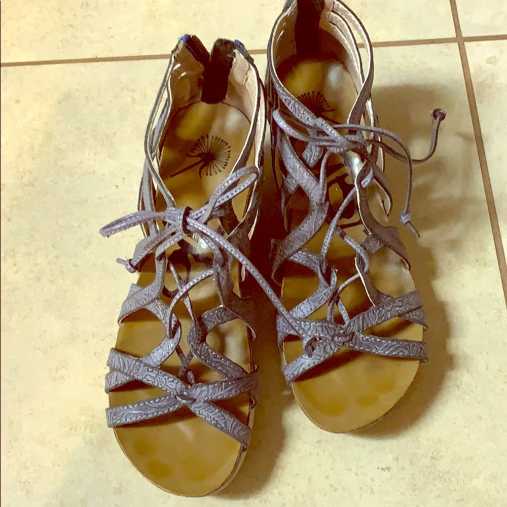 OTBT medium blue lace up sandal 7.5